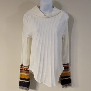 Free People White long sleeve decorative sleeve top, size Large